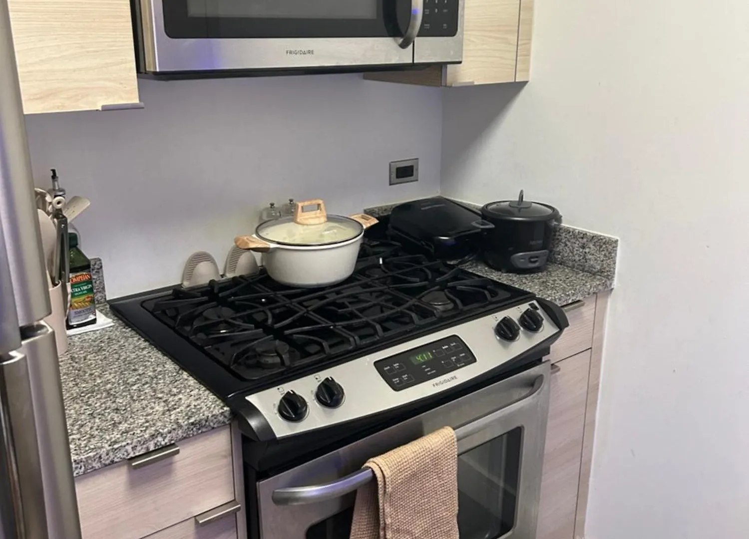 City View Lux Condo Studio For Yourself location